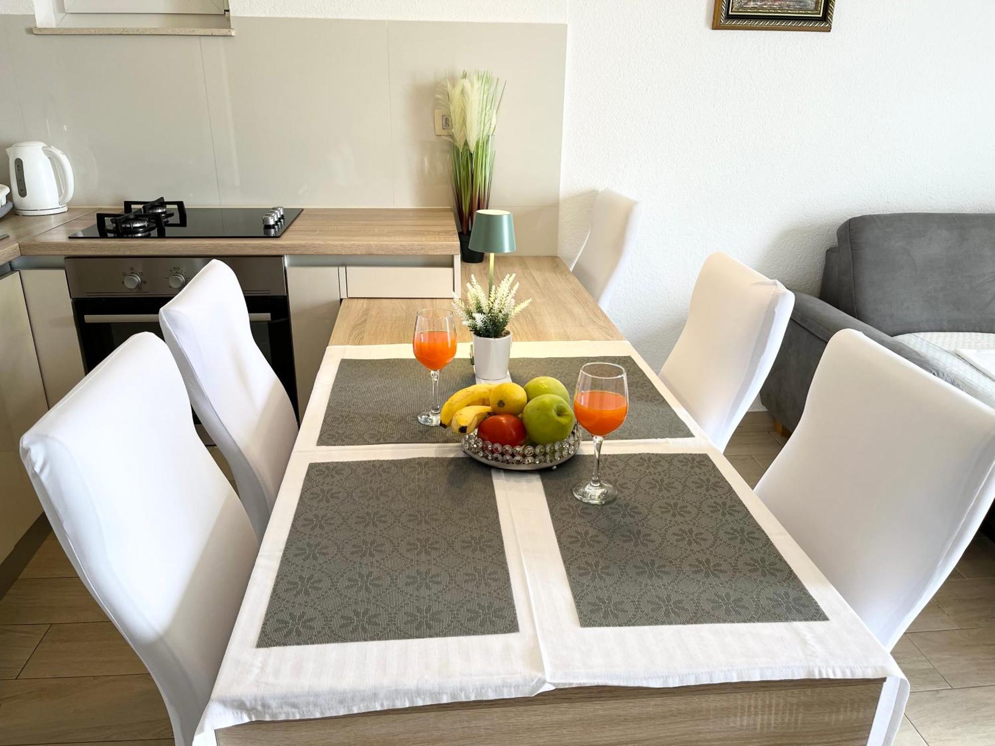 Apartments Irma Baška Voda Esterno foto