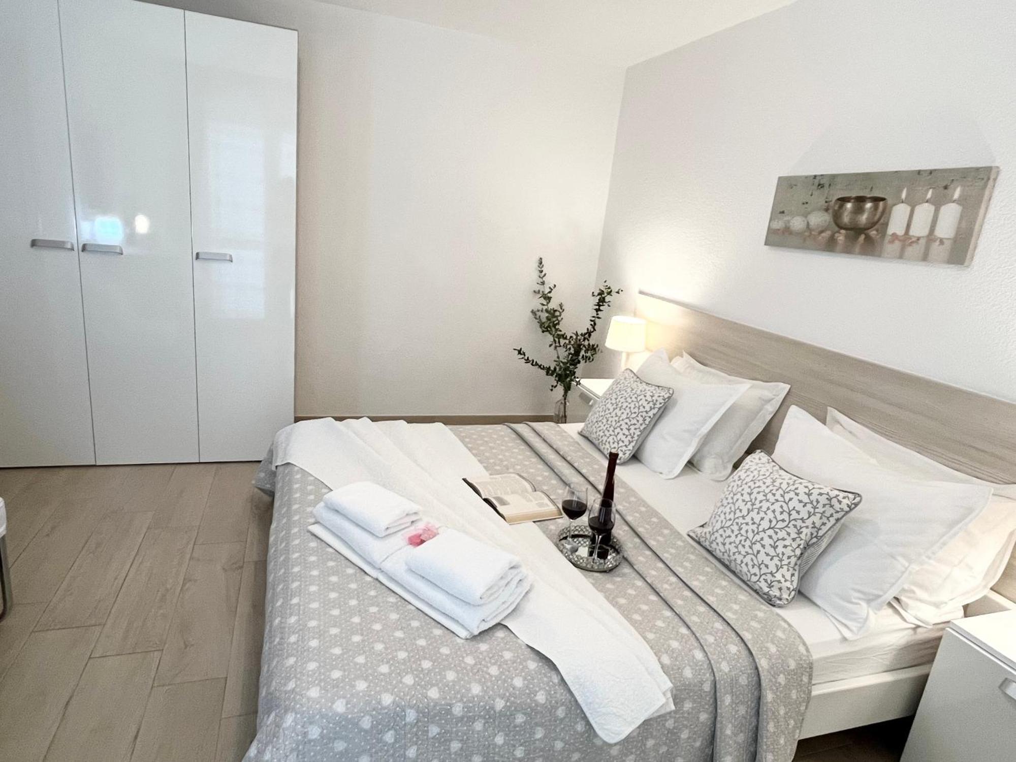 Apartments Irma Baška Voda Esterno foto
