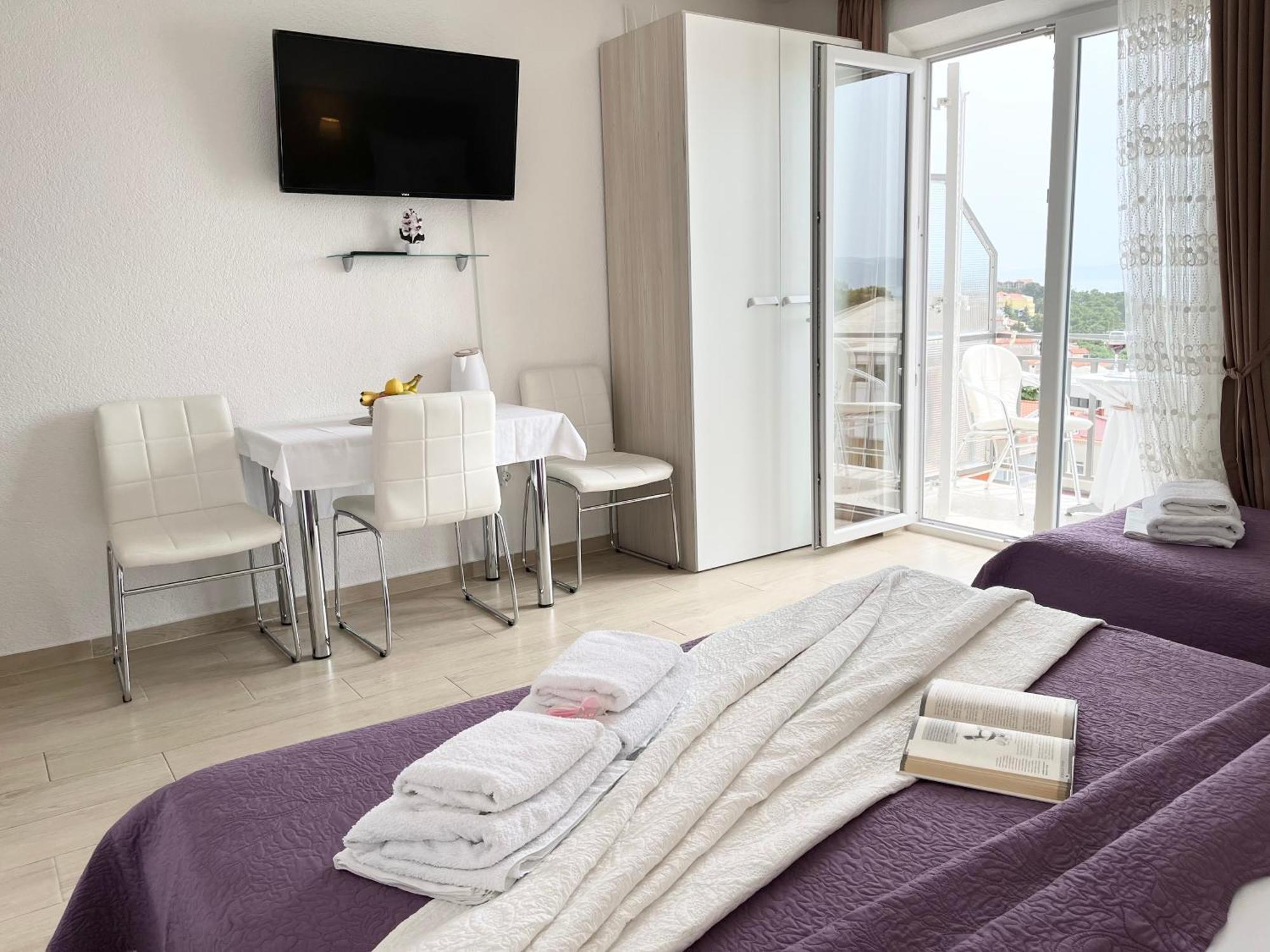 Apartments Irma Baška Voda Esterno foto