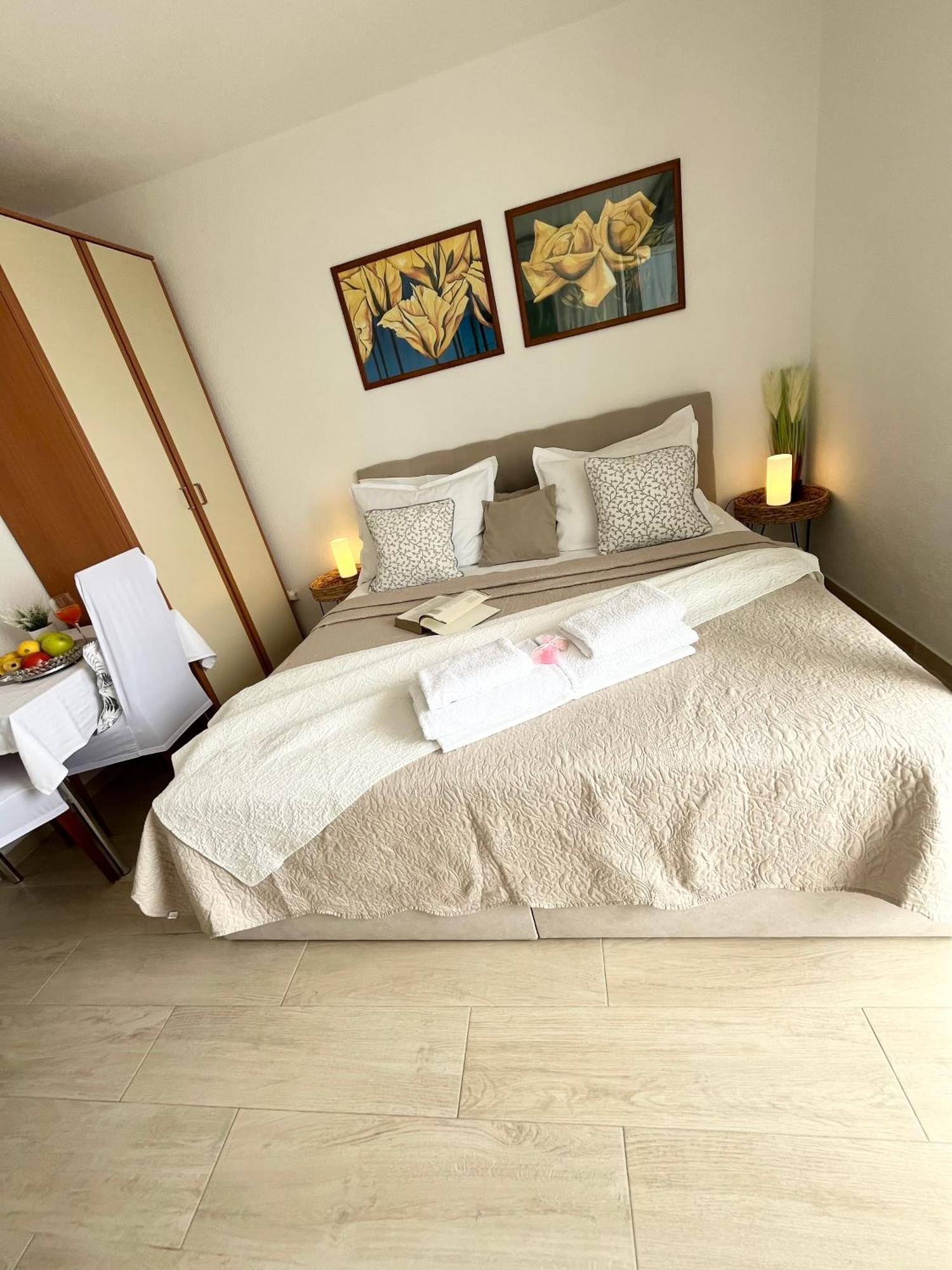 Apartments Irma Baška Voda Esterno foto