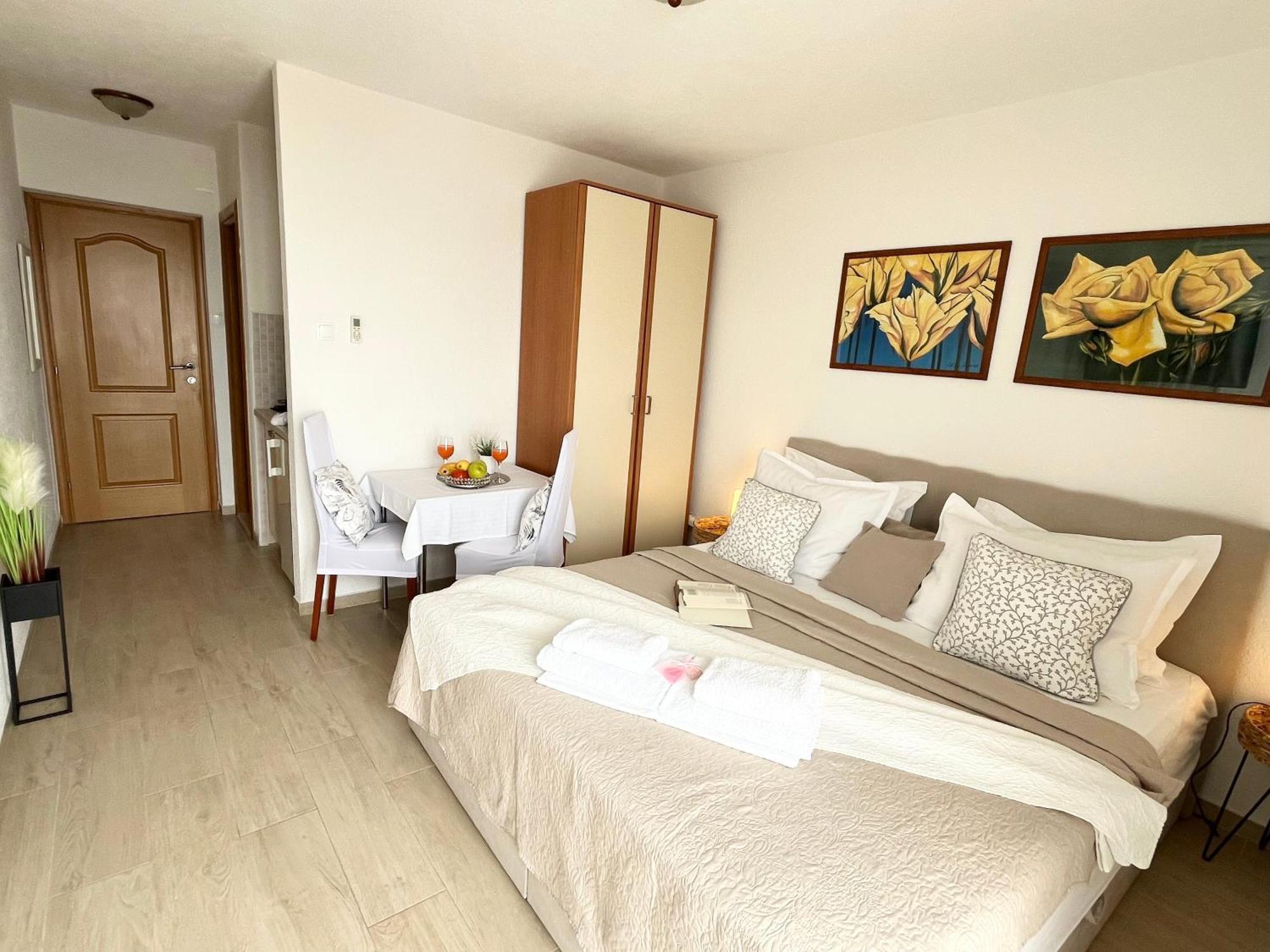 Apartments Irma Baška Voda Esterno foto